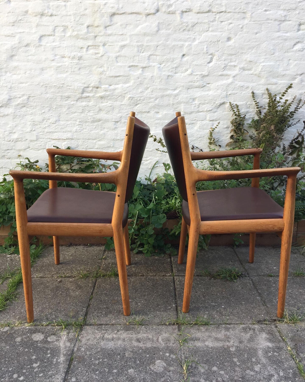 Wegner armchairs, model JH 513
