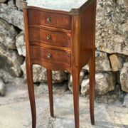 Petite table Chiffonnière en bois de placage de style Transition .