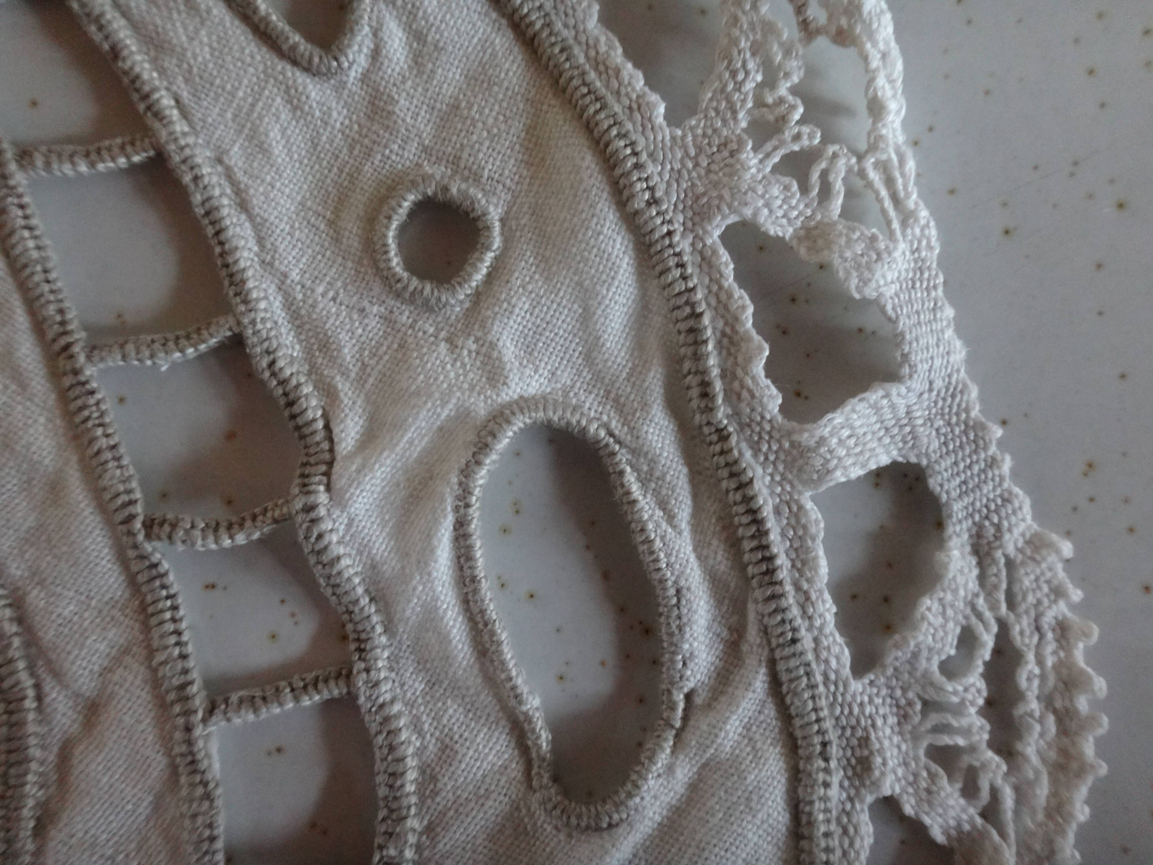 Former oval doily