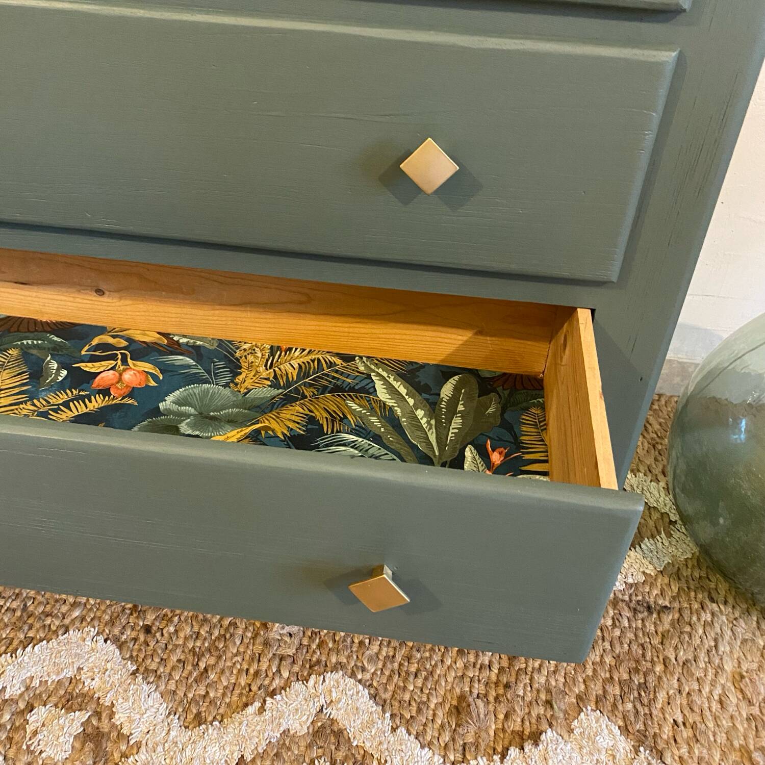 Parisian chest of drawers