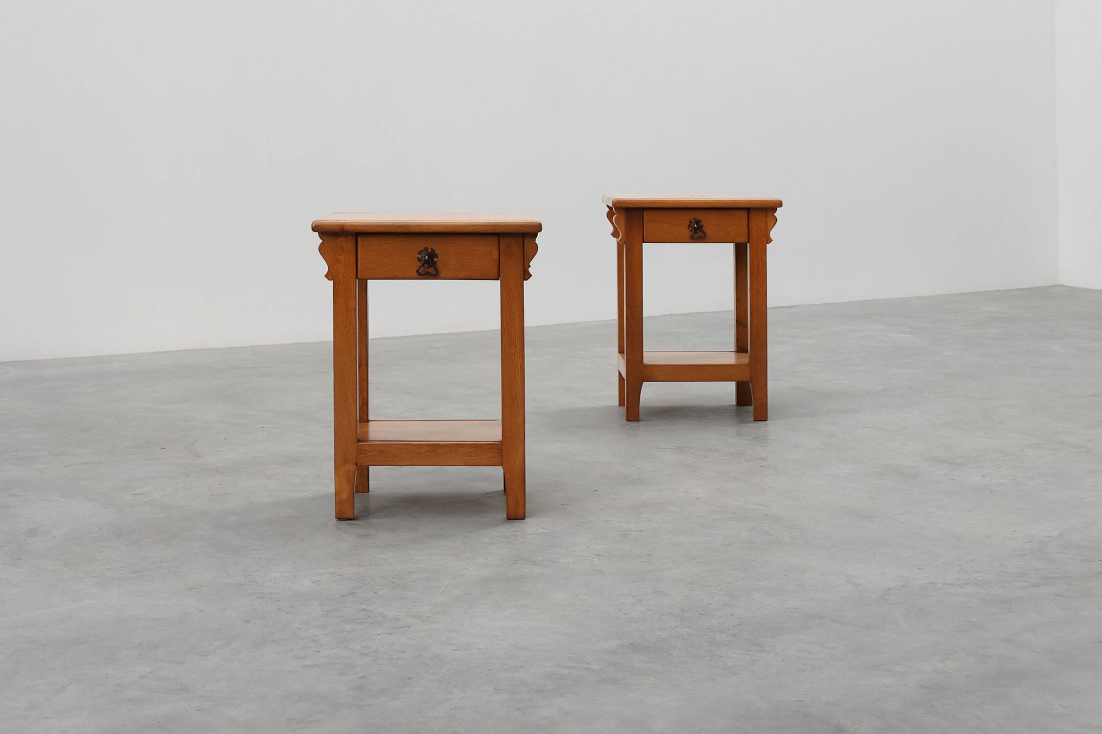 Set of 2 vintage nightstands in solid oak, France ca. 1960