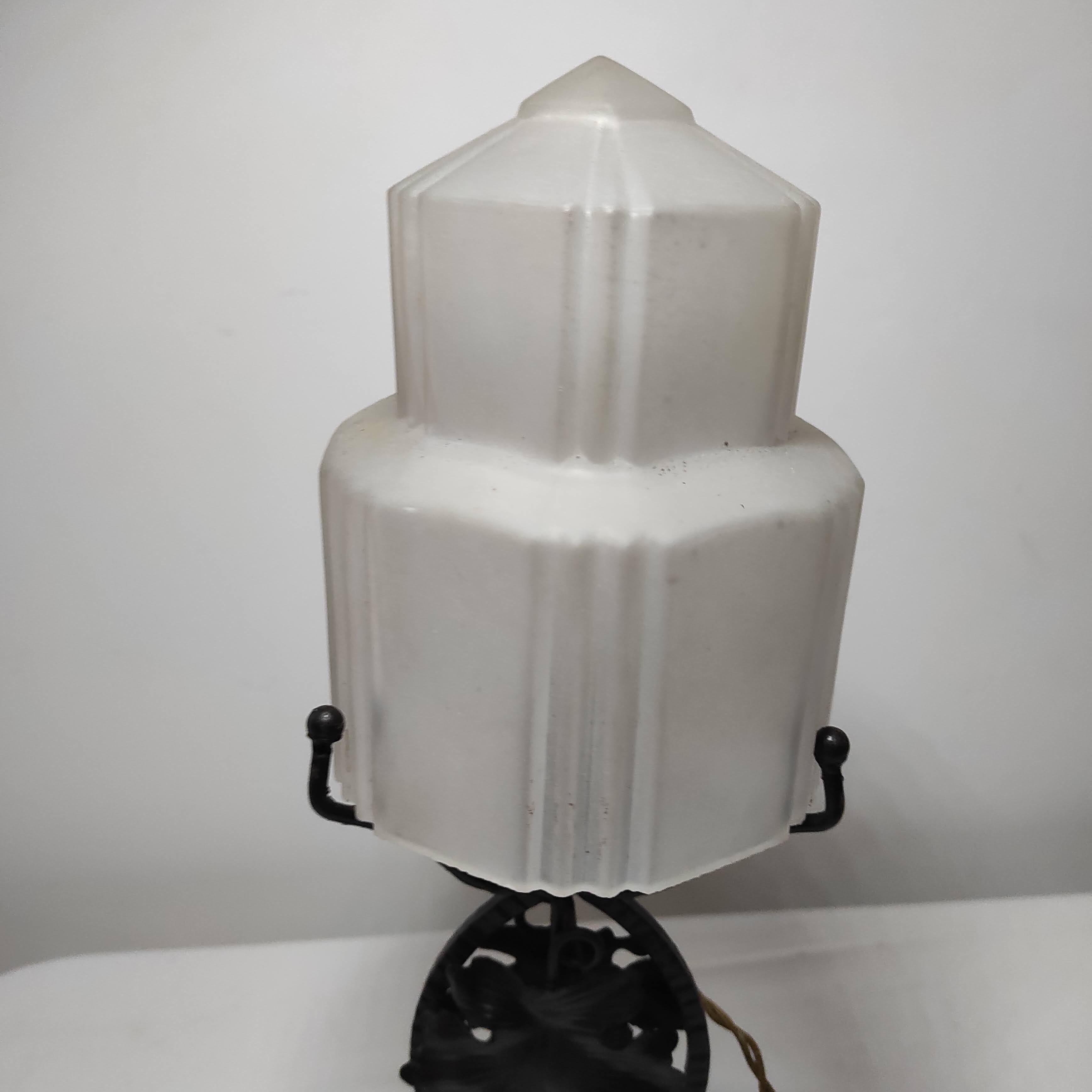 Wrought iron Arts Deco laying lamp