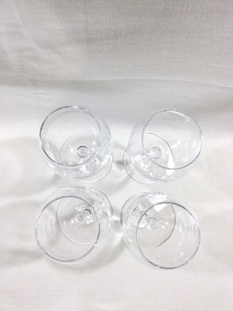 Set of 4 Baccarat balloon wine glasses