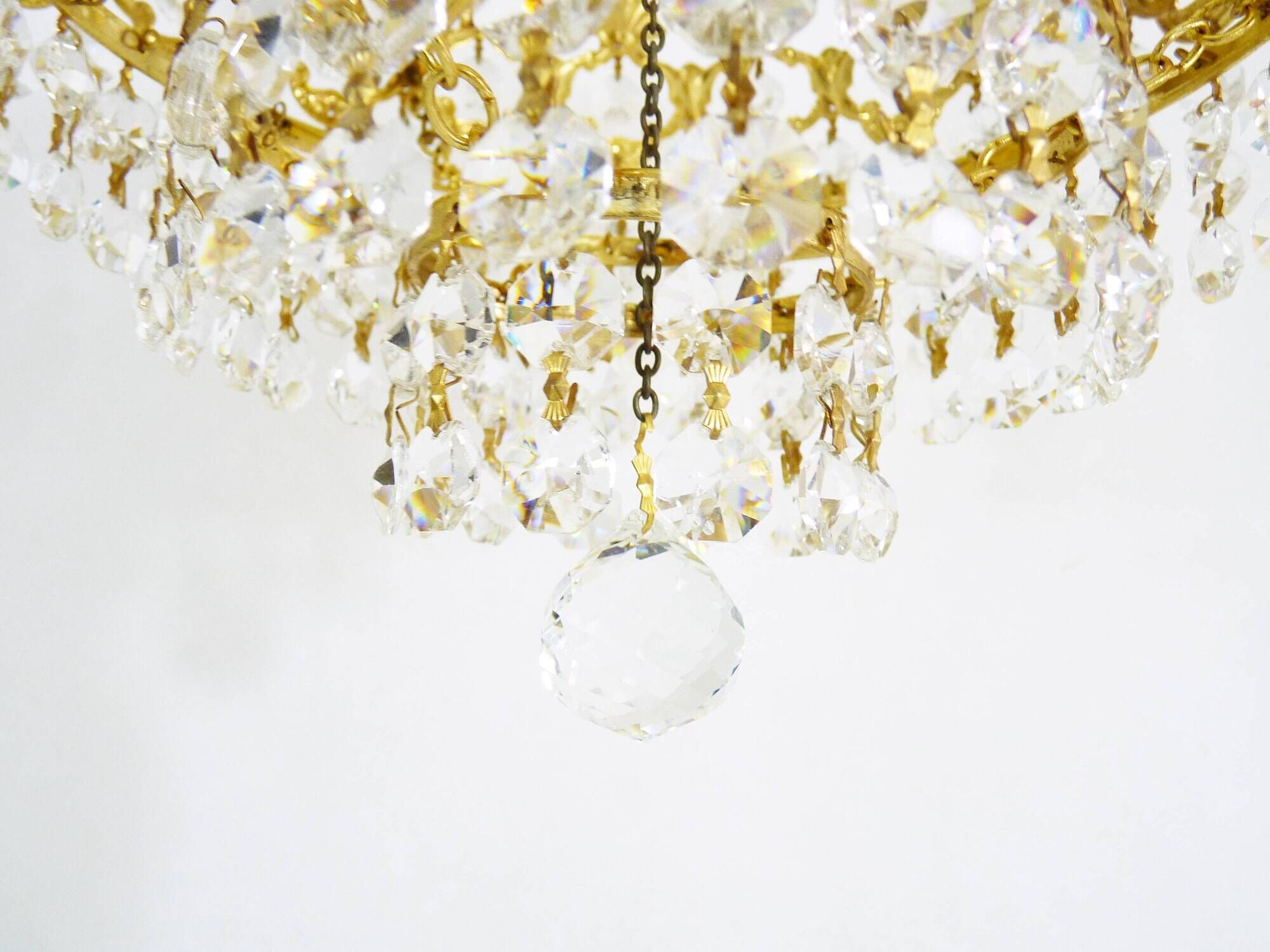 Old chandelier, gold metal crown ceiling, 4 floors, 3 fires, glass stamps. Year 80