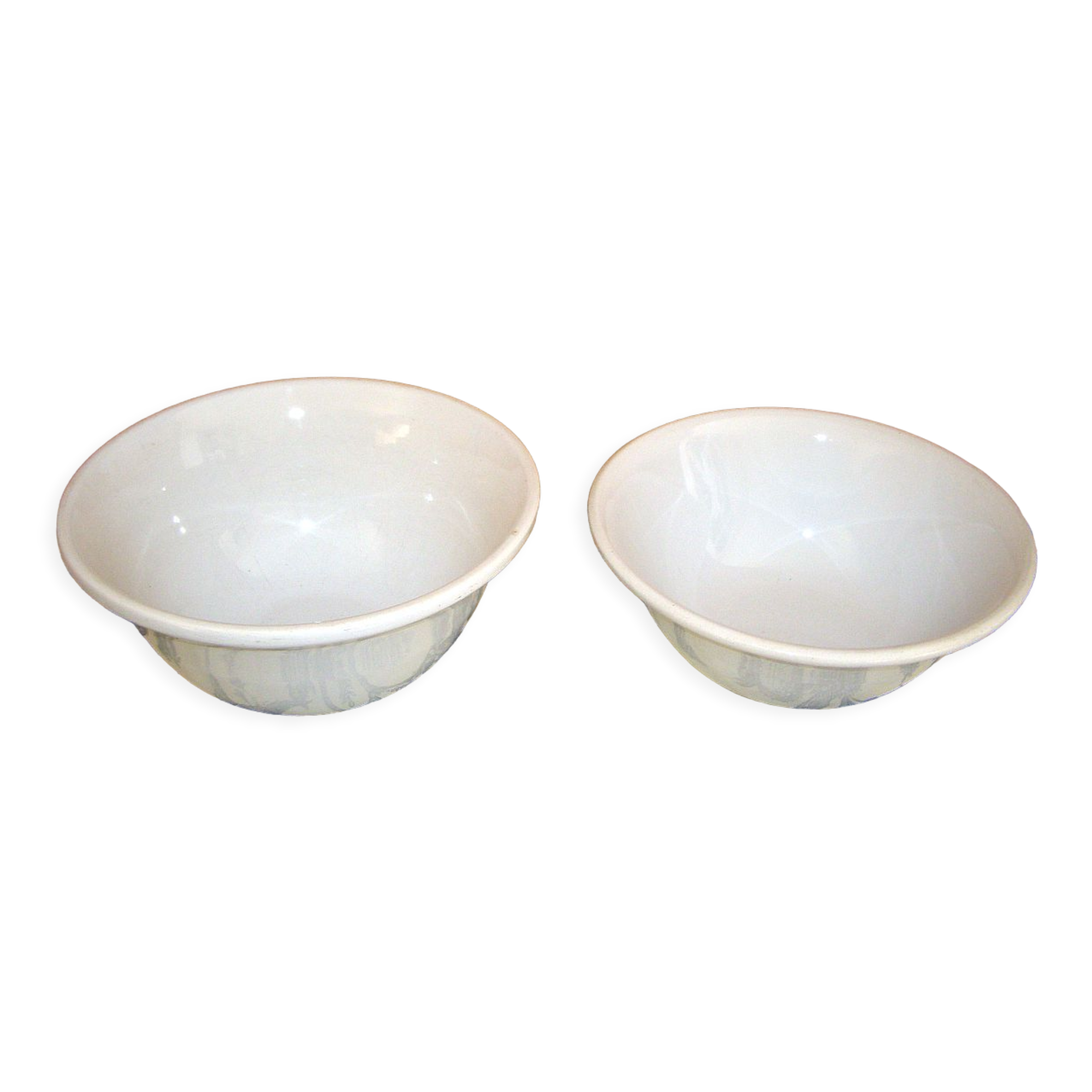 2 porcelain mixing bowls (Made in France)