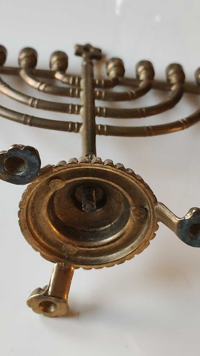 Ancient Menorah of Jerusalem/Jewish Candlestick with 7 tripod branches. Star David. In gilded bronze