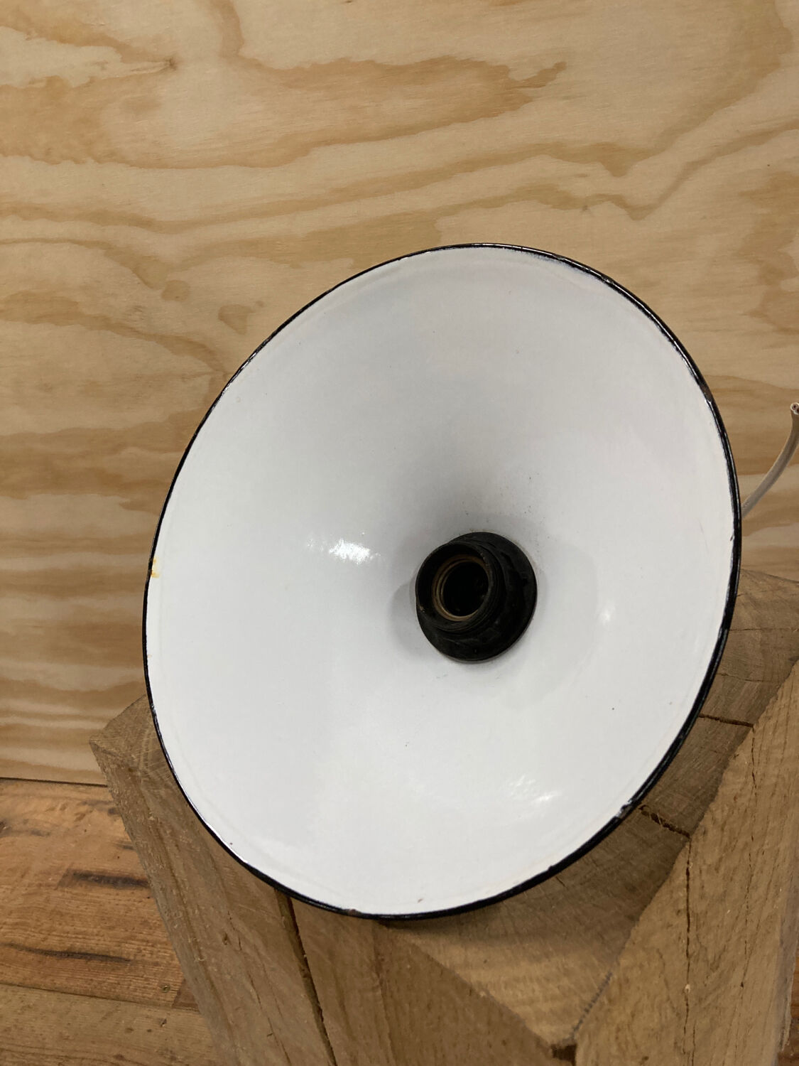 Industrial pendant light in brown and white enameled sheet metal