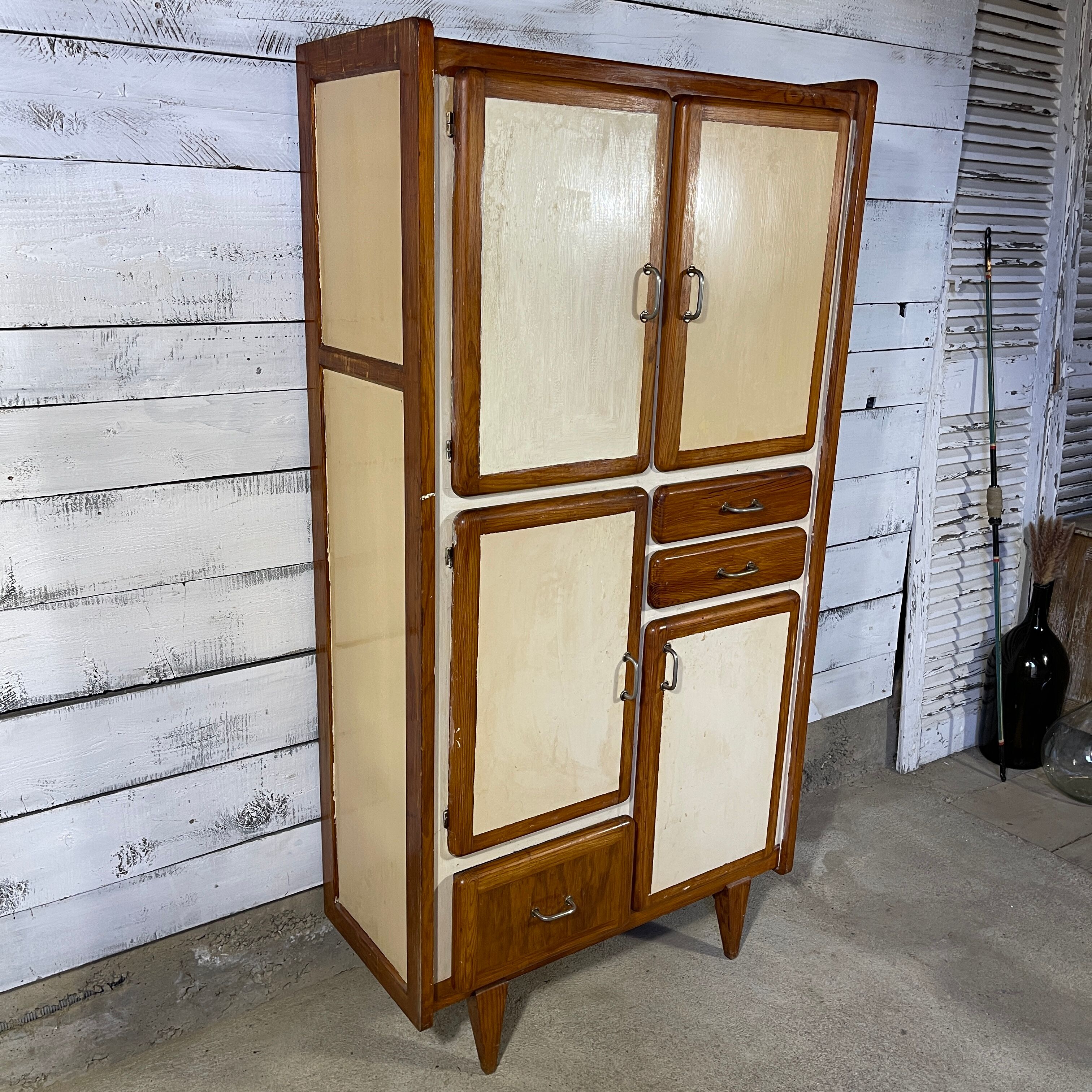 Mado cabinet