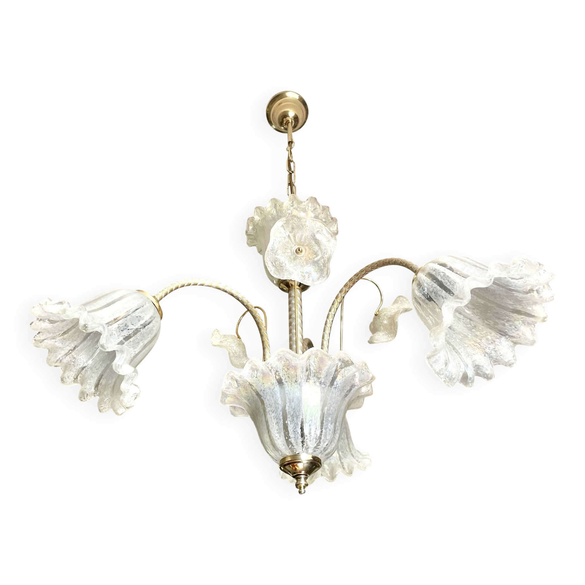 Murano chandelier with 3 iridescent flowers, 1980.