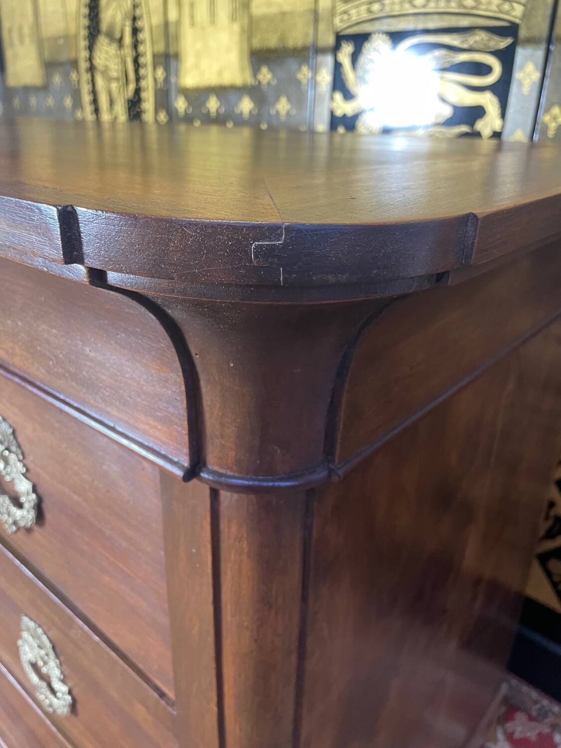 Walnut chest of drawers, Restoration period