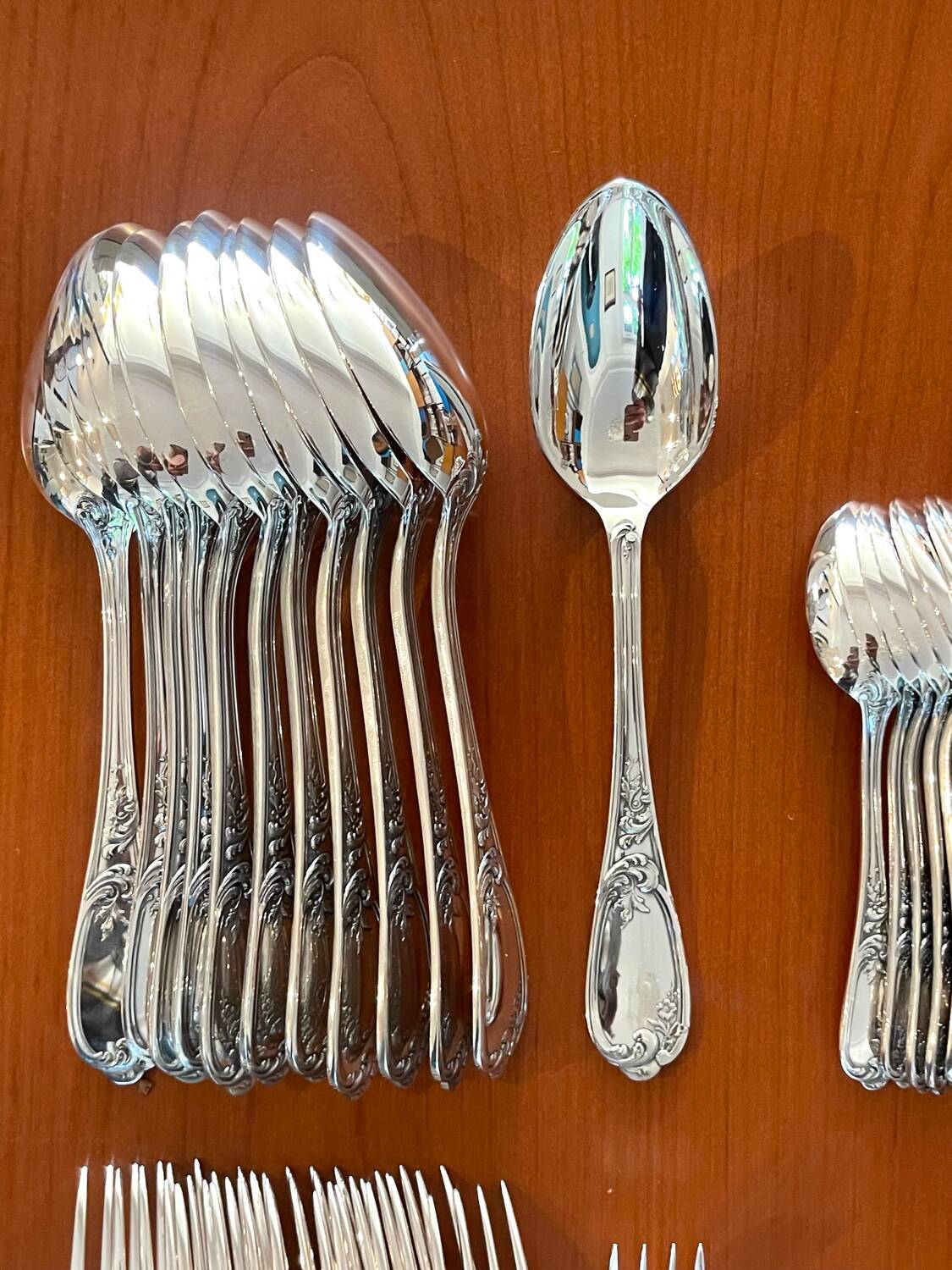 Ercuis Fontenoy 41-piece cutlery set, new condition