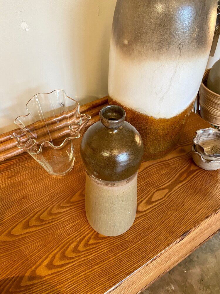 Enamelled ceramic bottle