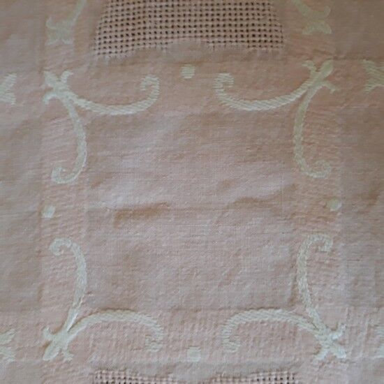 Pink tablecloth 80s