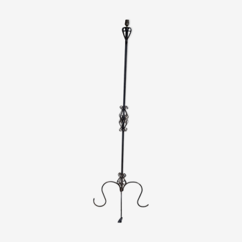 Wrought iron floor lamp stand to restore