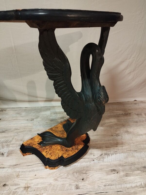 Paire de consoles italienne laquées et peinte