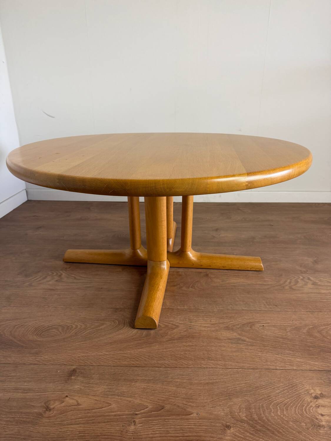Scandinavian round coffee table in elm – Dyrlund, Denmark