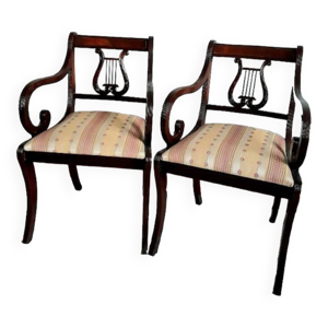 Paire de fauteuils à - lyre