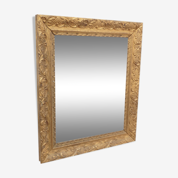 Miroir en bois doré sculpté 32x38cm