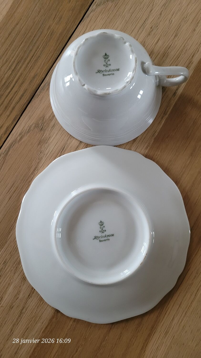 6 cups and saucers in Bavaria porcelain.