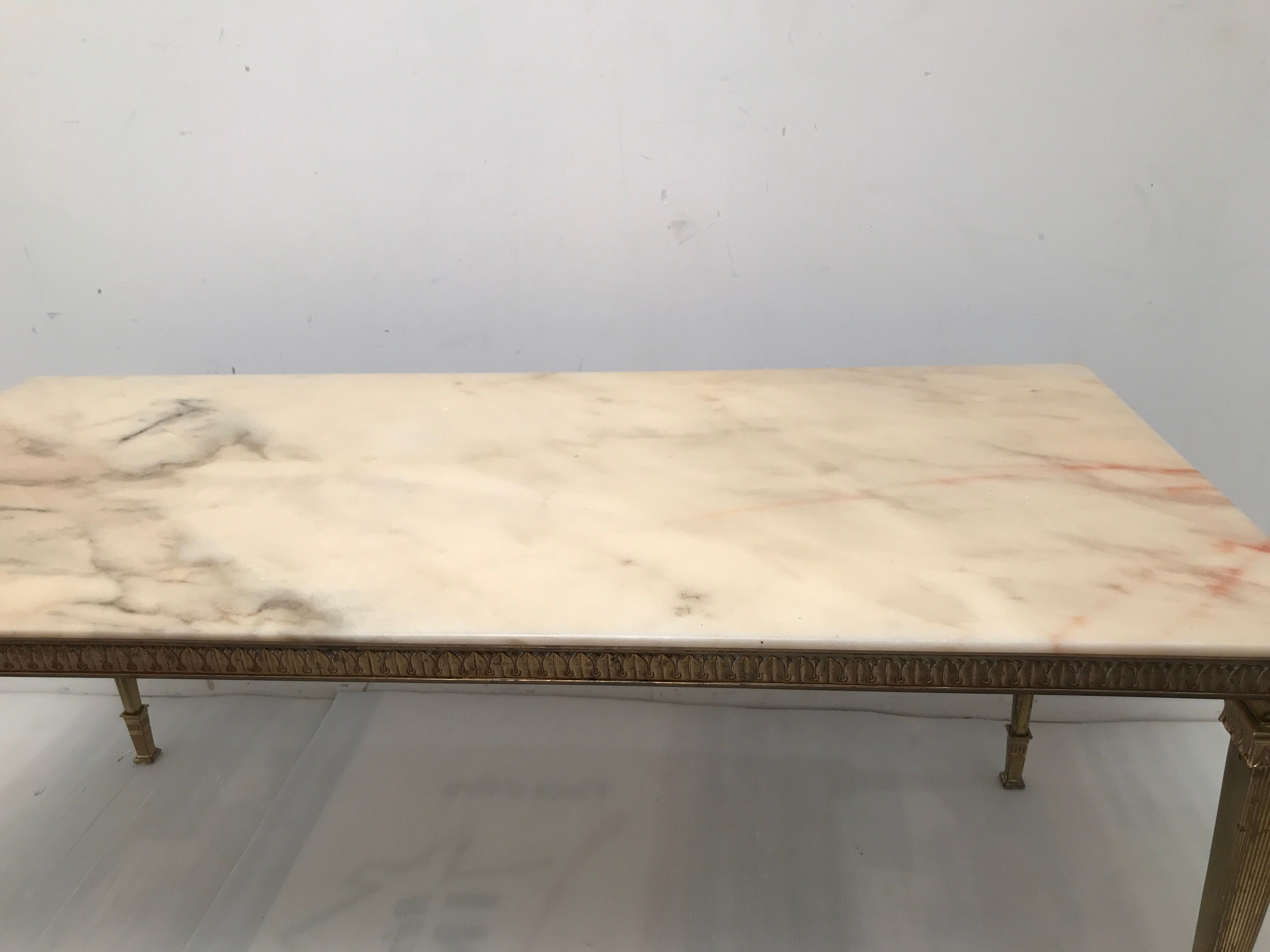 Coffee table in onyx marble 50s-60s