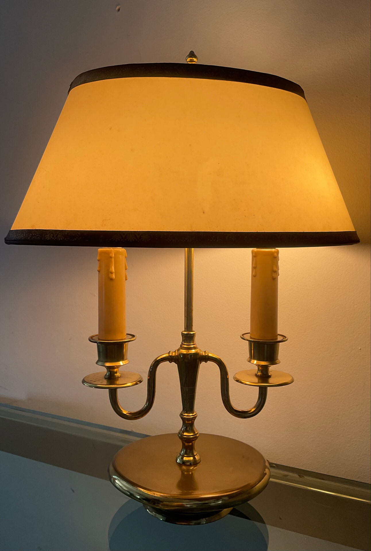 Directoire style bouillotte lamp in brass with double lights.