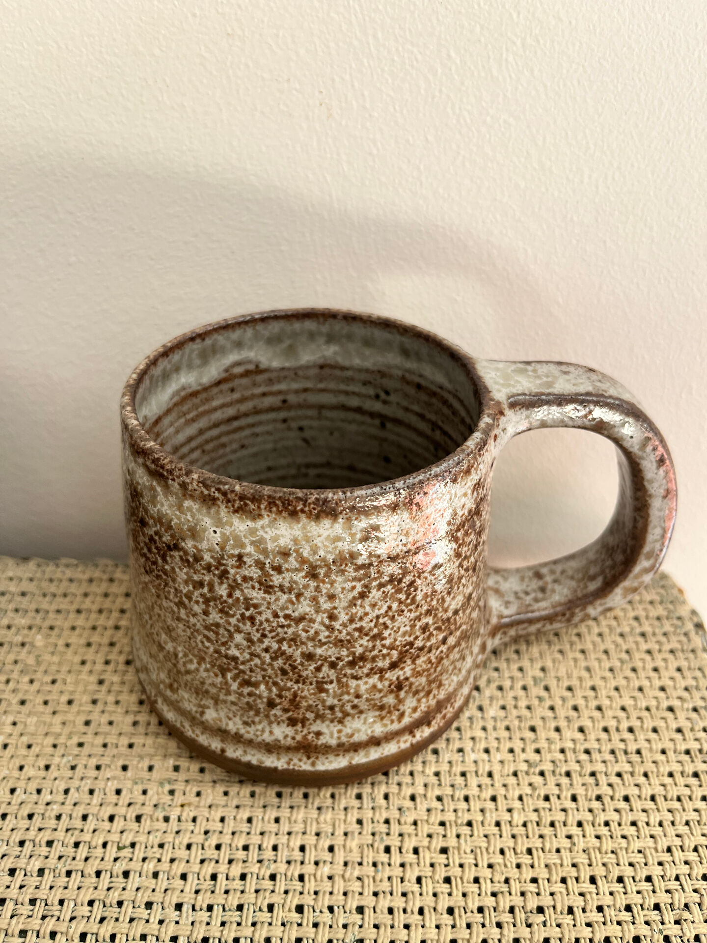 4 stoneware cups