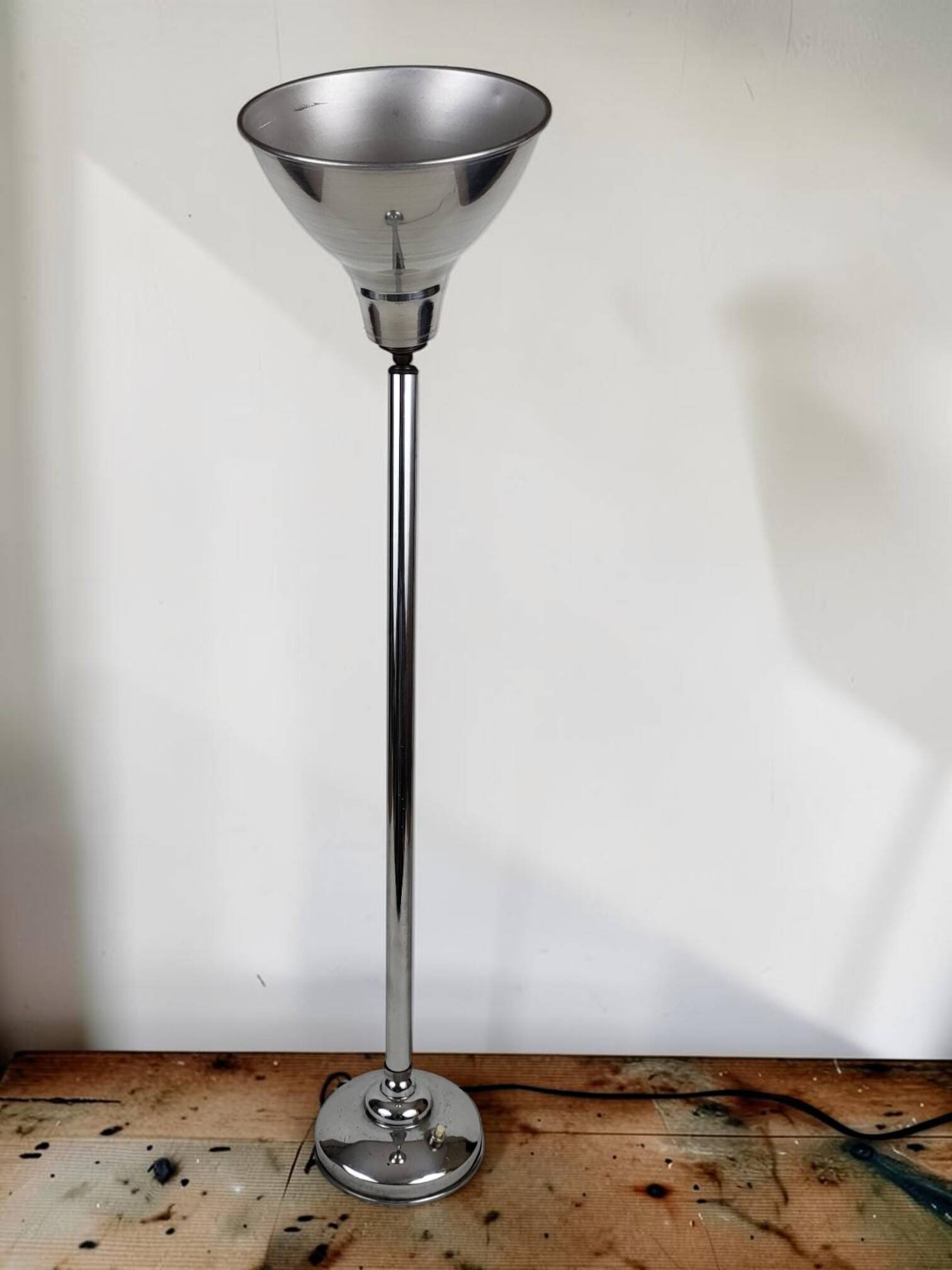 Art Deco lamp in chrome metal