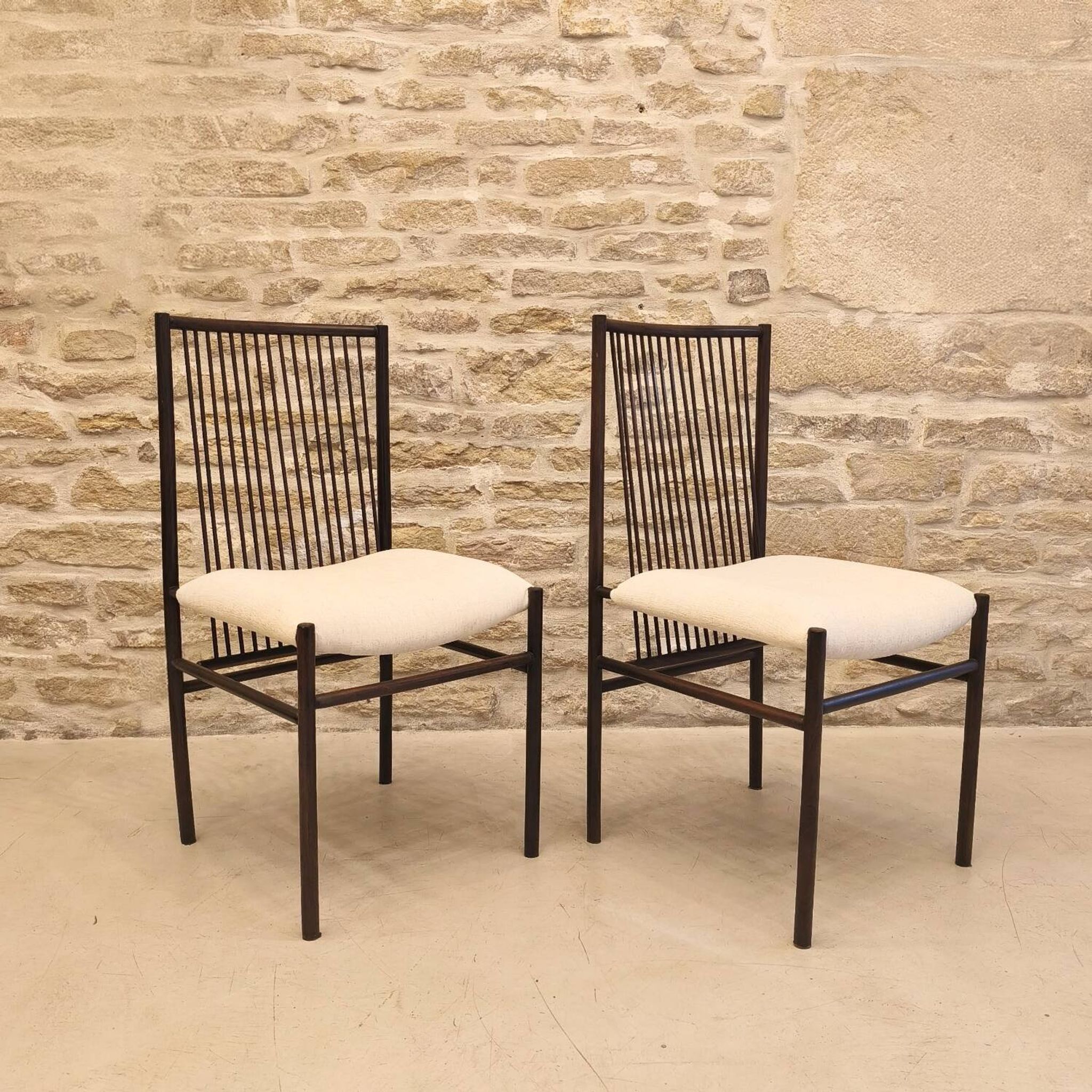 Pair of sculptural chairs, Brazilian design, Joaquim Tenreiro, 1950