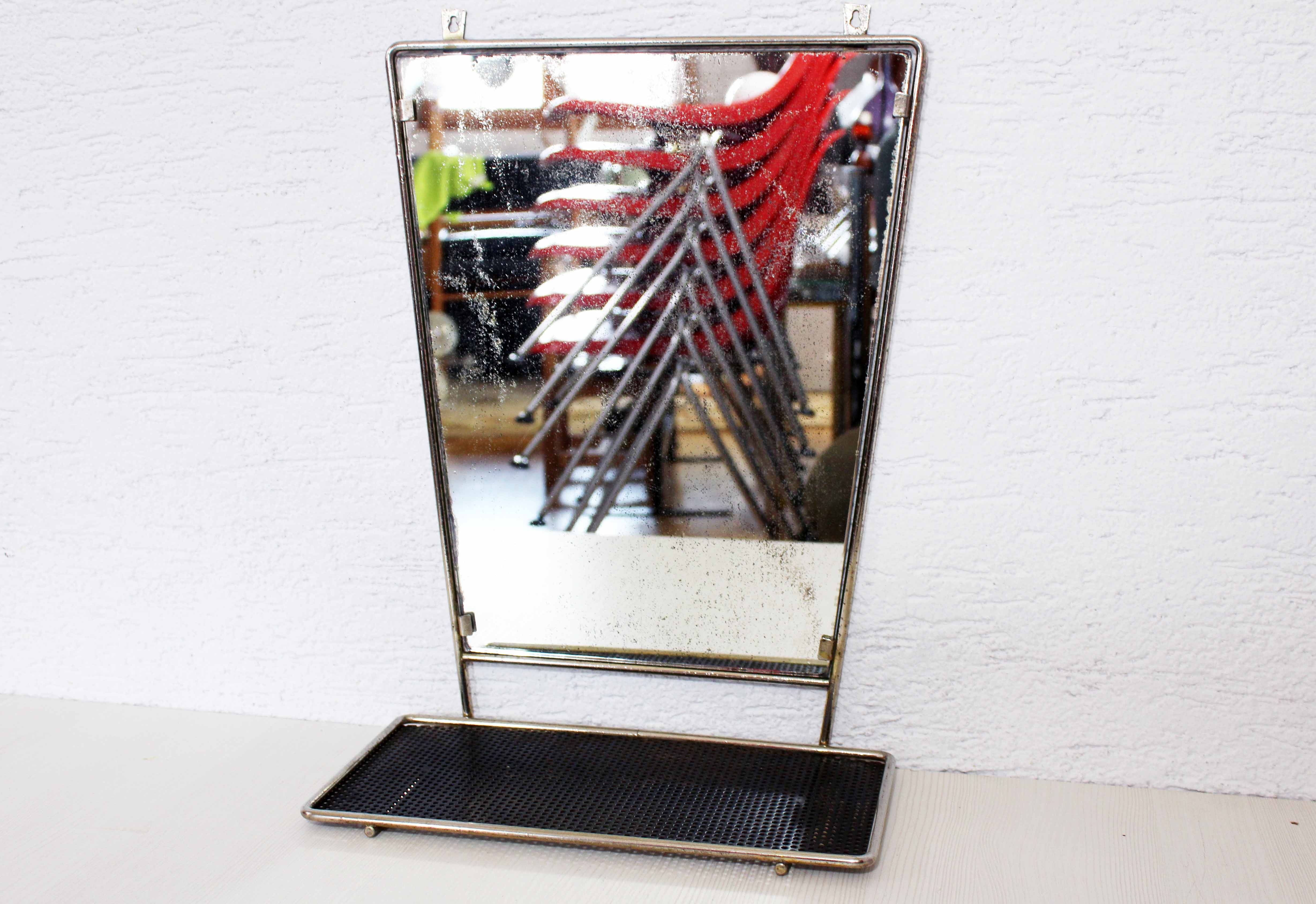 Wall-mounted barber mirror