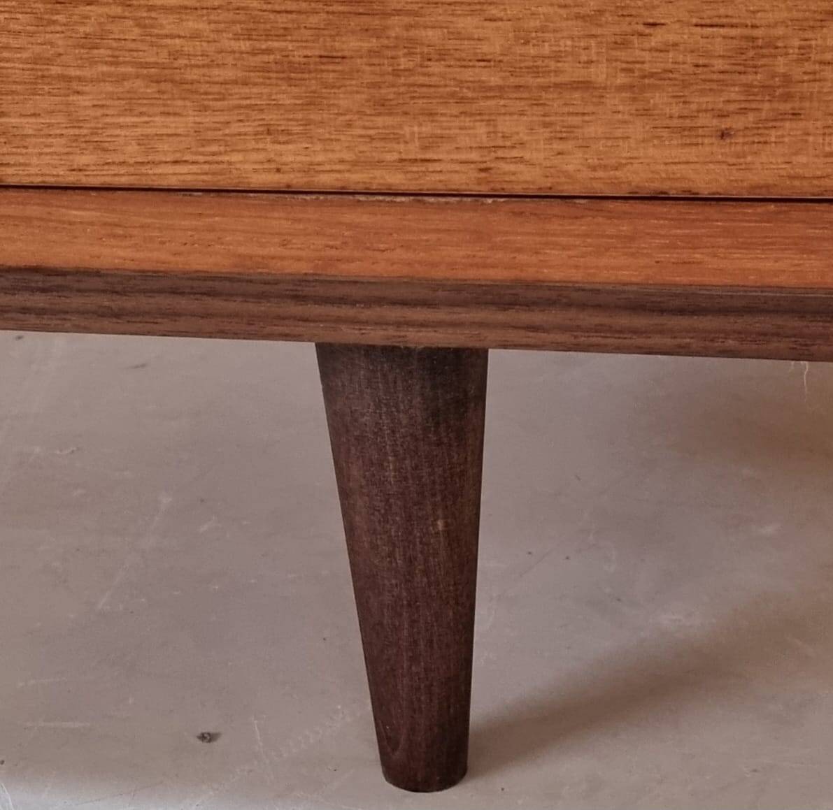 Bureau du milieu du siècle
