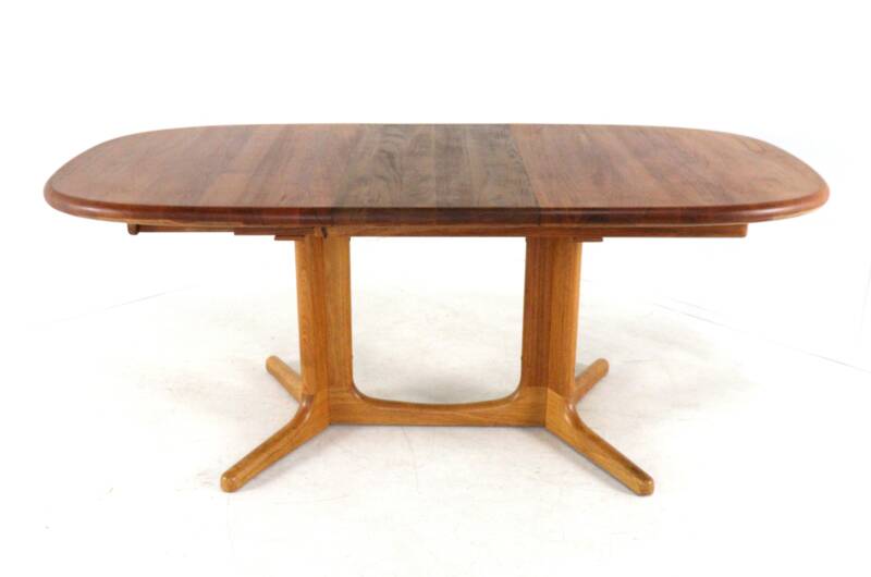 Glostrup oval 2x extendable dining table - massive teak - danish design