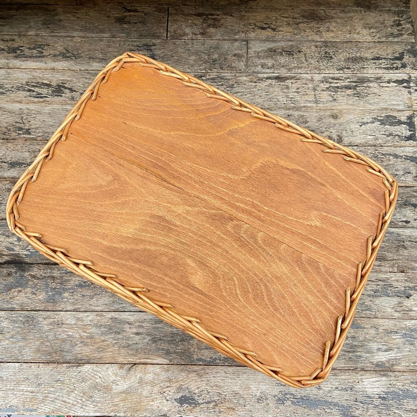 Rattan serving tray
