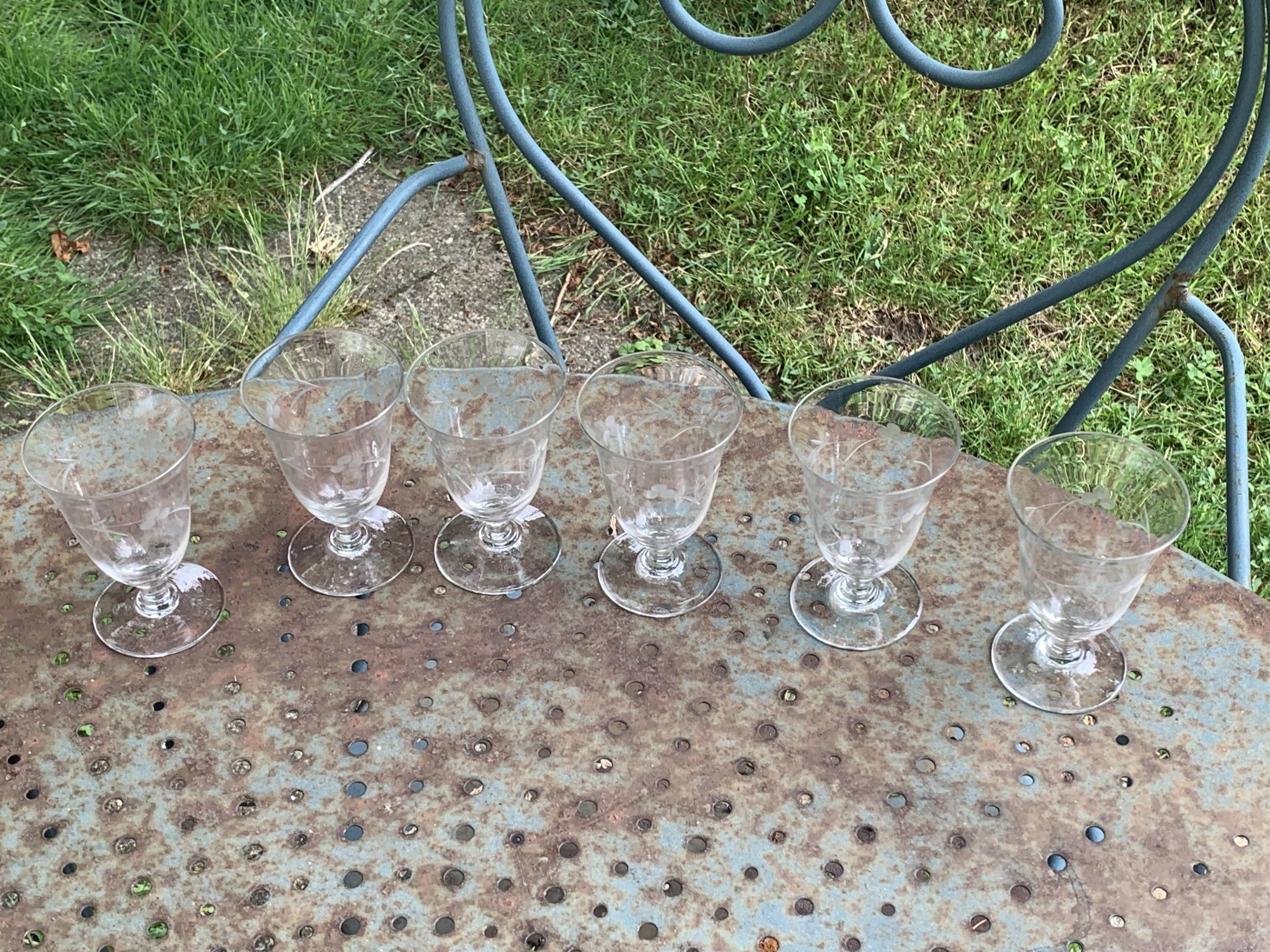 6 clear glass wine glasses with antique chiseled flower pattern
