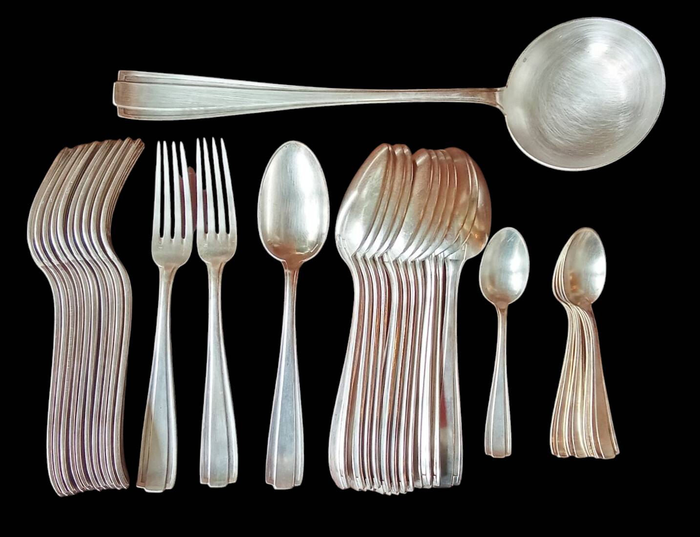 Antique 30-piece cutlery set from Boulenger Goldsmiths