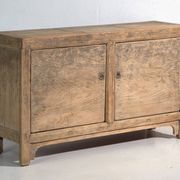 Buffet ancien en orme à deux portes – Chine, vers 1950