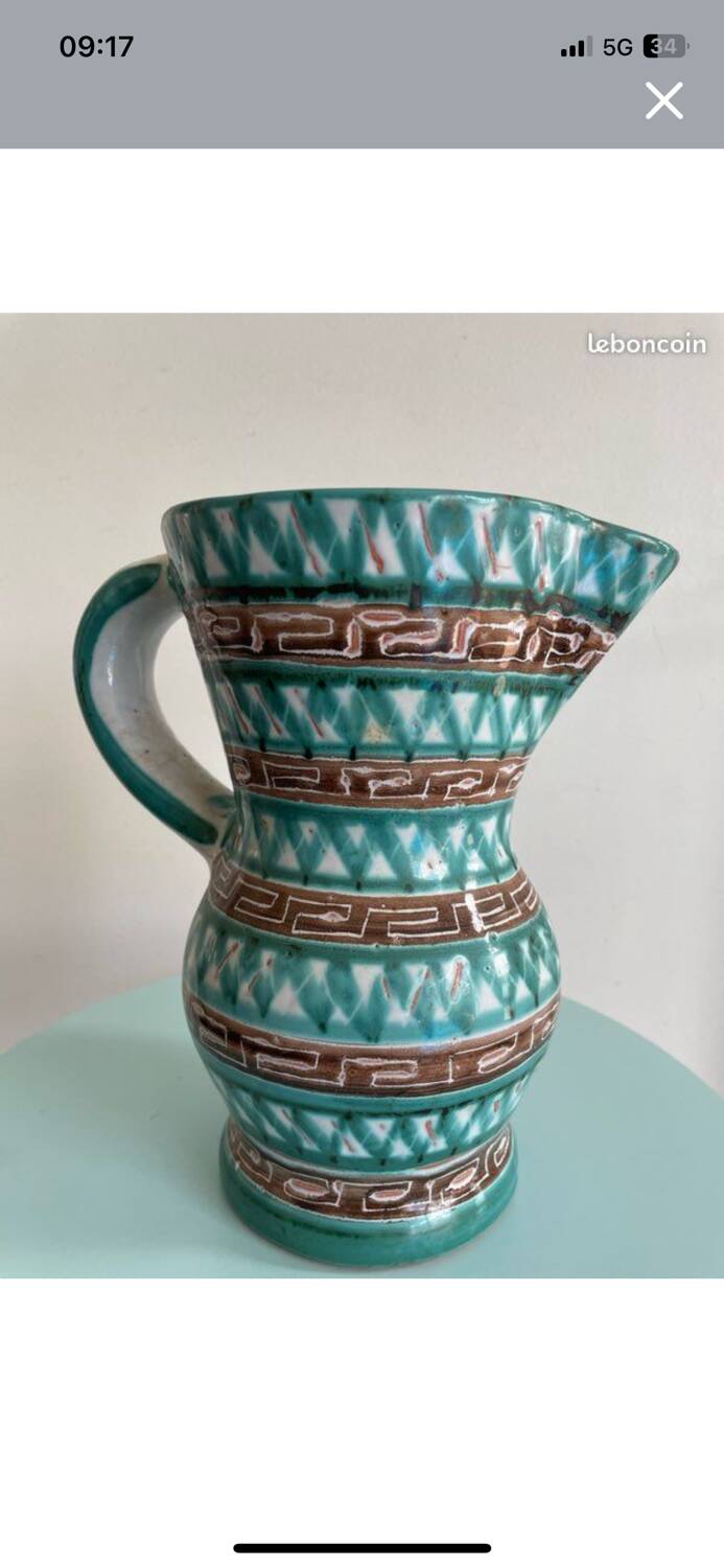 Ceramic pitcher signed Robert Picault – Scarified decoration – Vintage