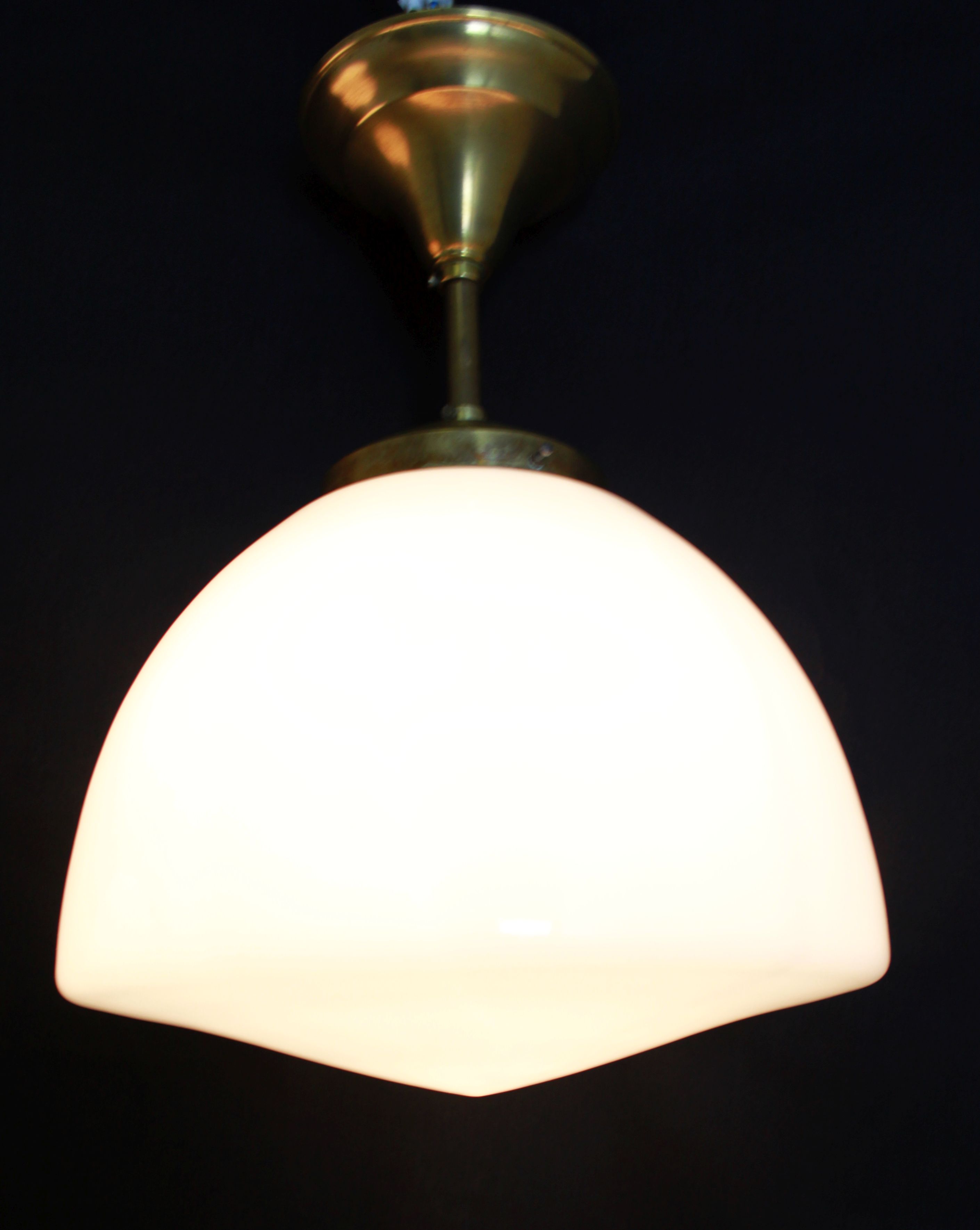 Pair of opaline and bronze suspensions