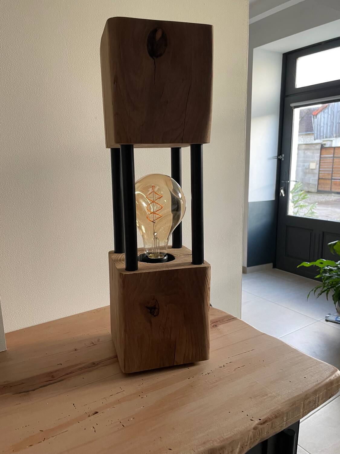 Lampe en bois chêne acier