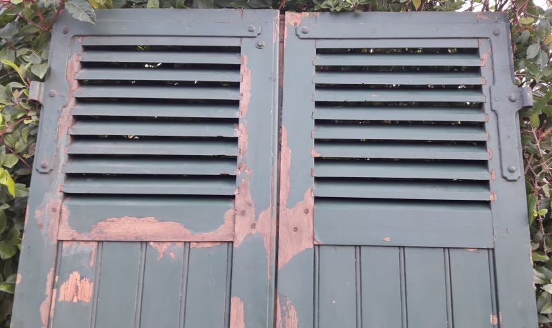 Pair of oak shutters with louvers 200x115,5cm