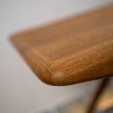 Table « Sourire » de Johannes Andersen, pour cfc silkebørg 1950