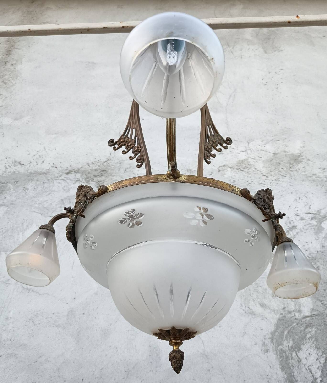 Art Nouveau chandelier in brass and bronze
