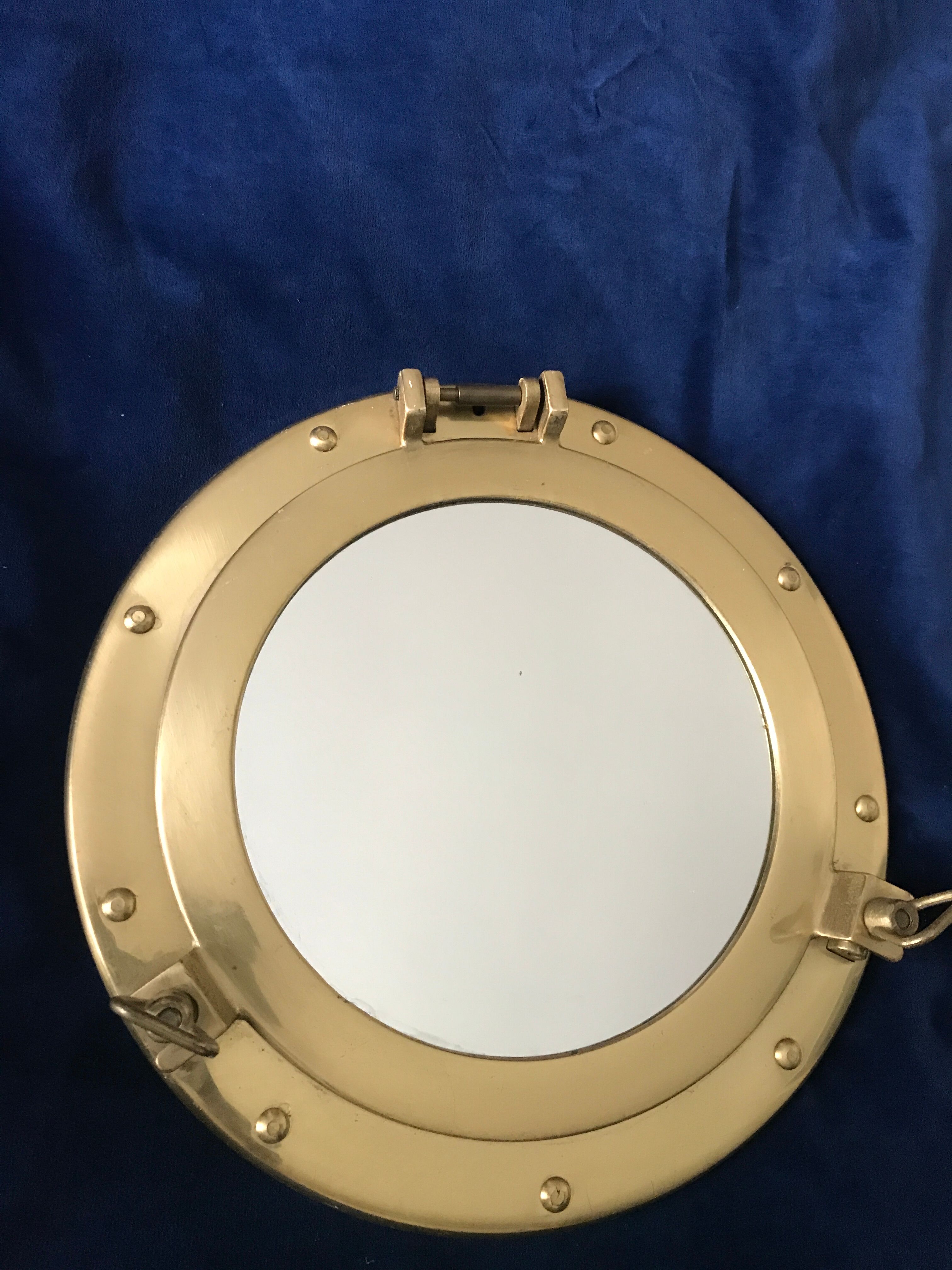 Porthole mirror