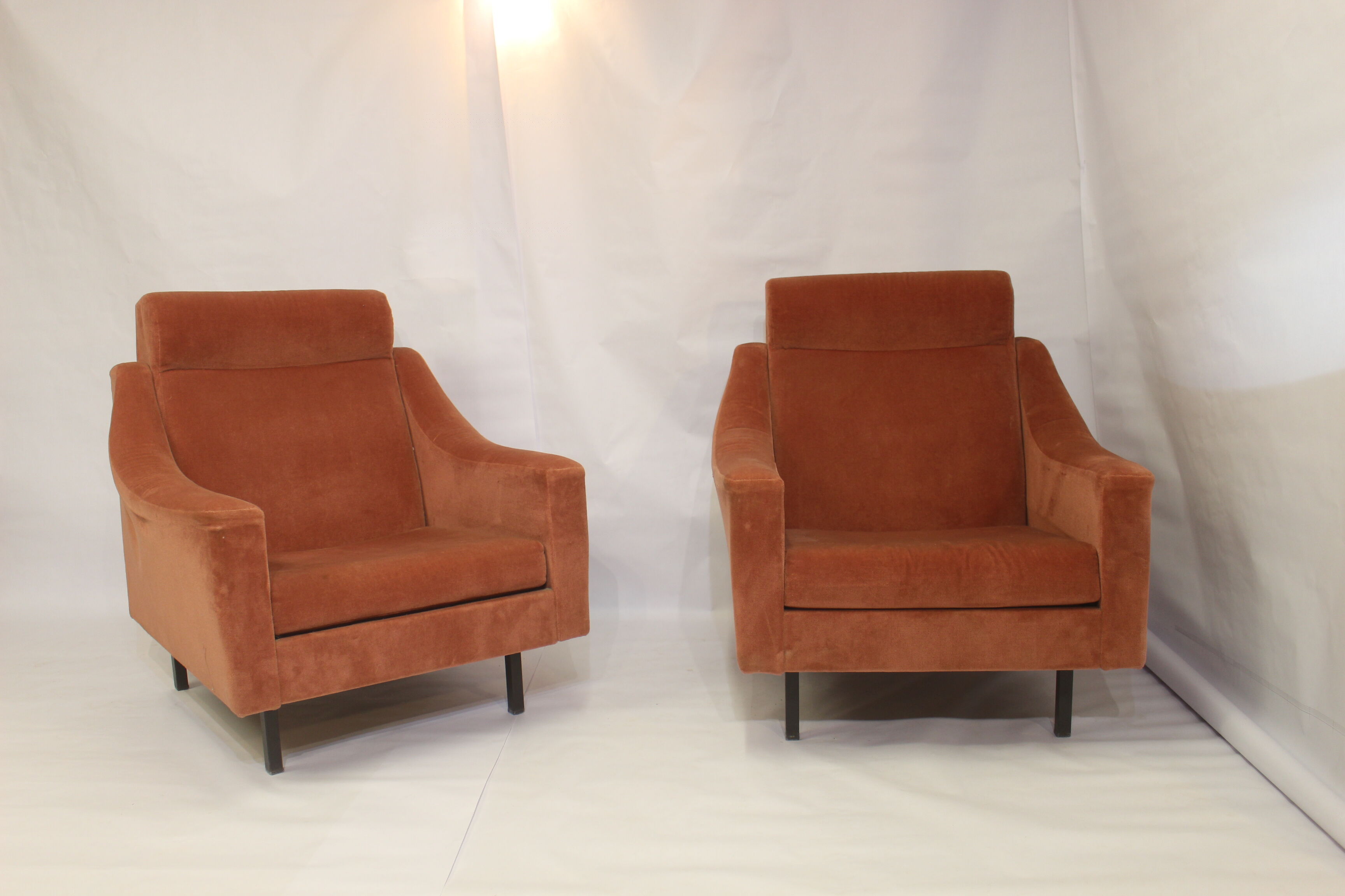 Paire de fauteuils cube en velours style Italien années 70