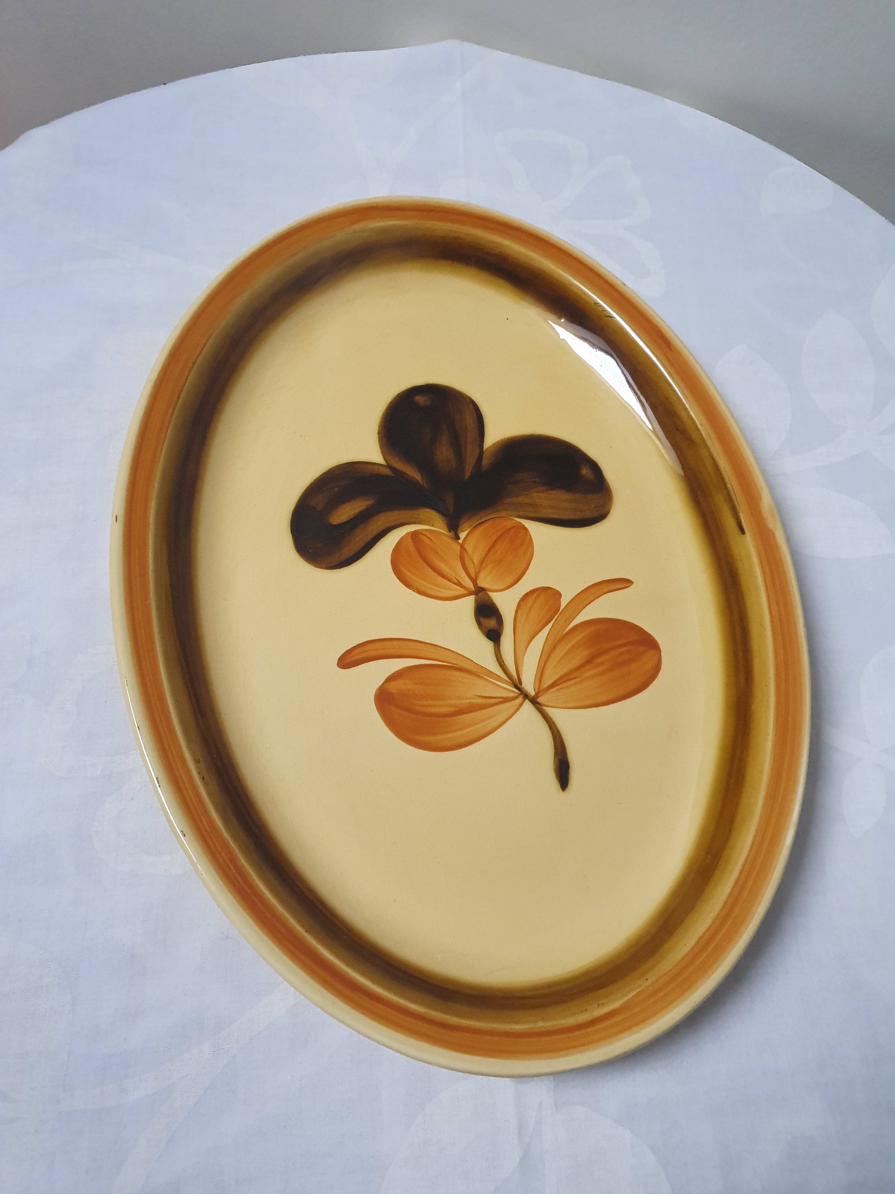 Oval dish