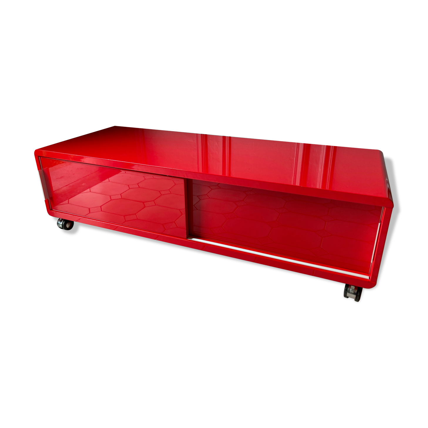 Lacquered red tv cabinet