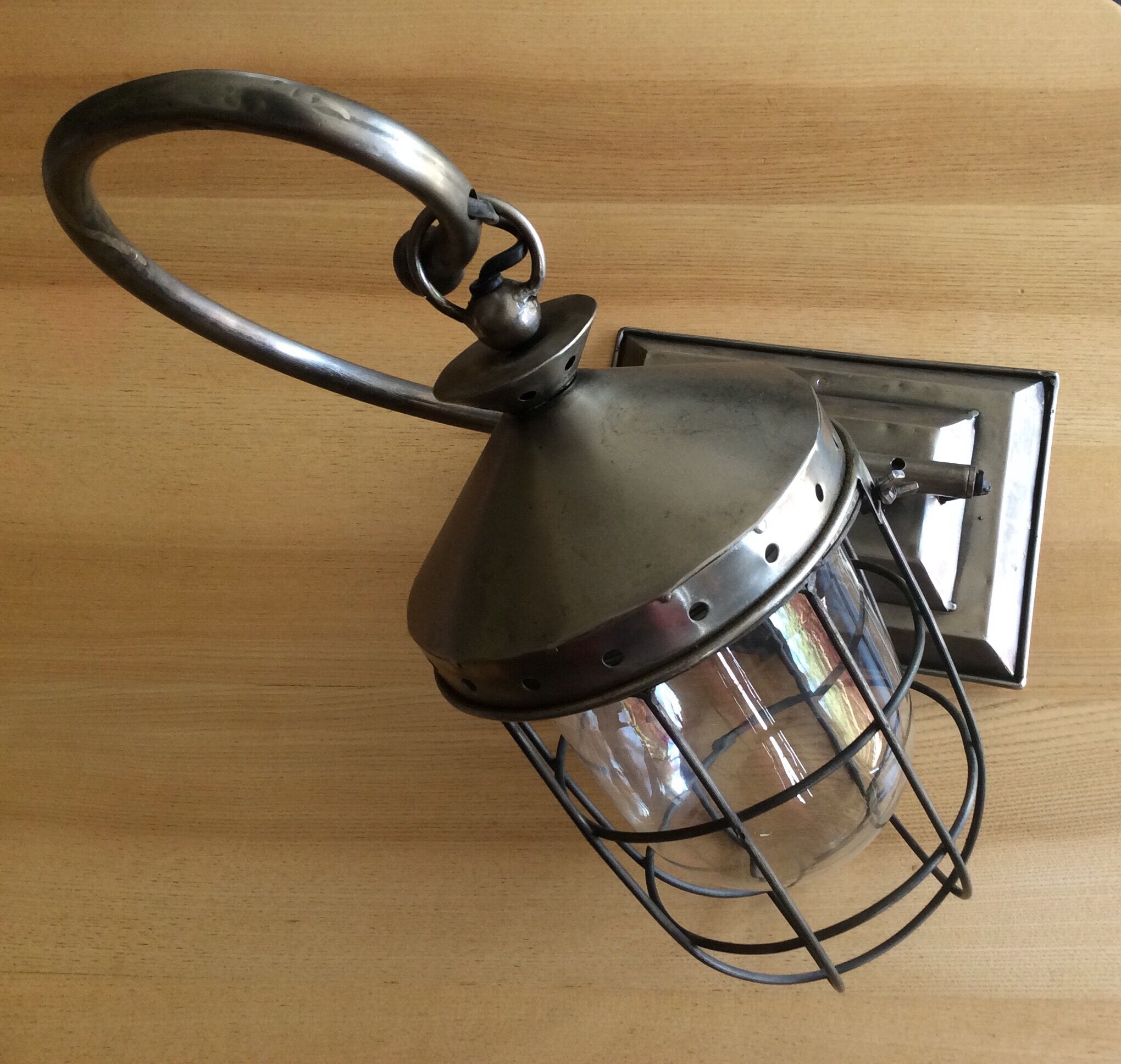 Industrial style wall lamp