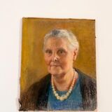 Portrait of a woman with a necklace