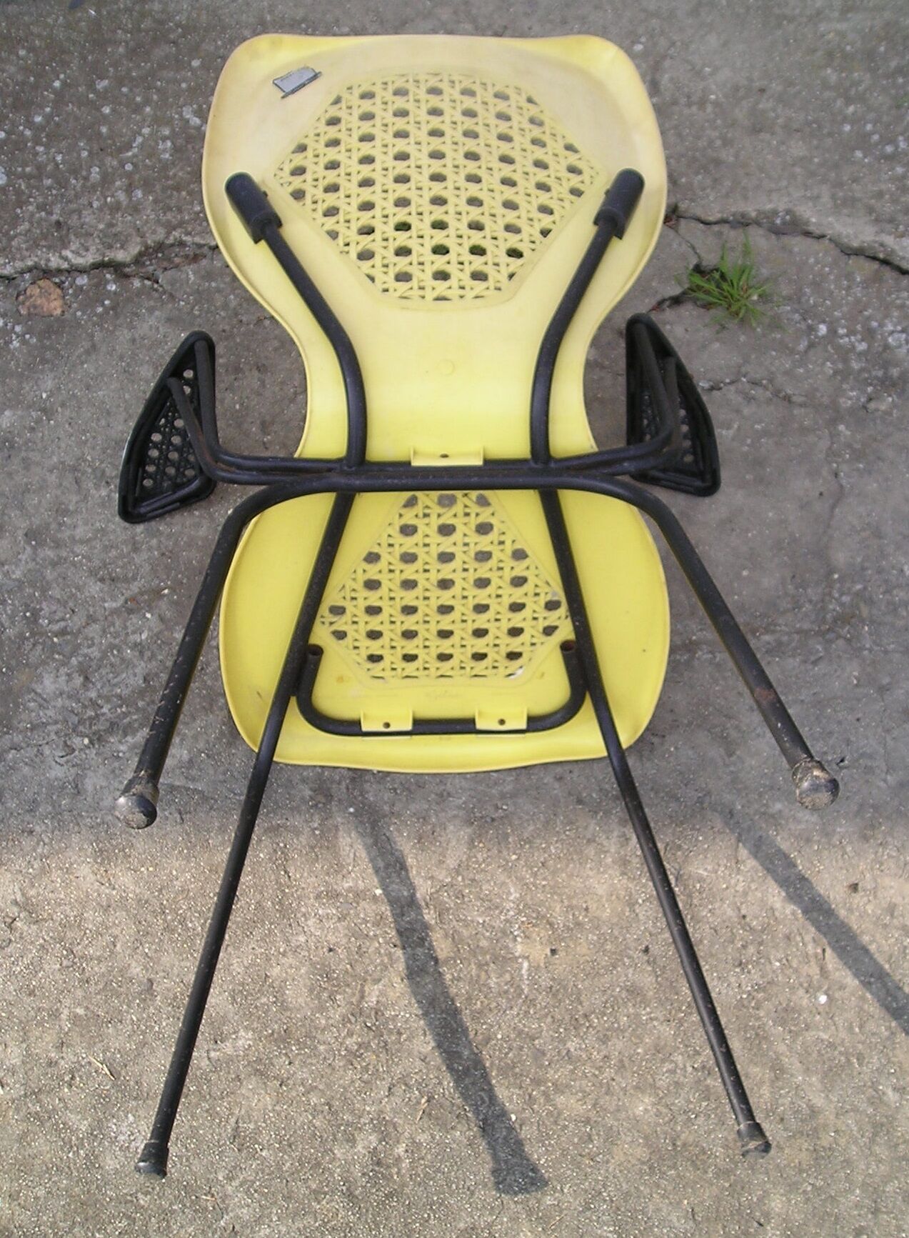 Gilac Chair No.1375 thermomoulated from the 1960s