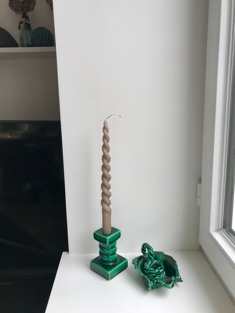 Duo de bougeoirs en céramique barbotine verts années 50