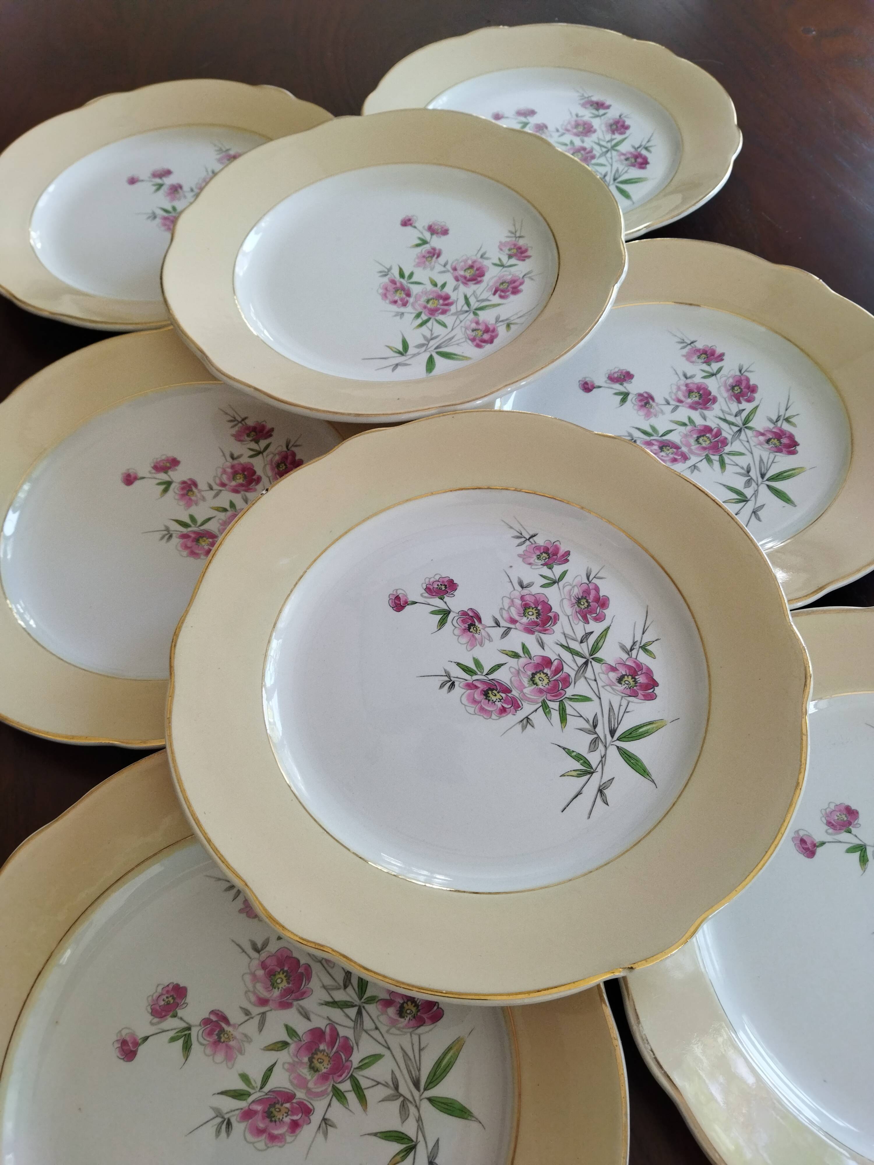 8 assiettes plates K&G Lunéville